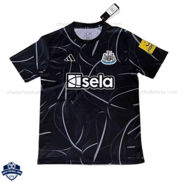Newcastle United Training Men Football Shirt 24/25 - Front View