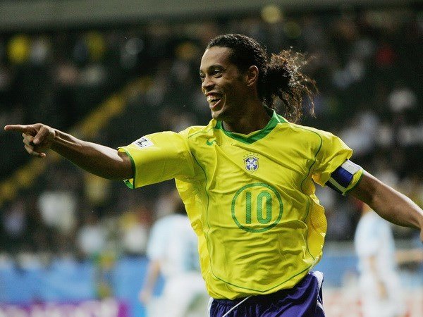 Ronaldinho dazzling fans with his trademark smile and incredible skills for Brazil