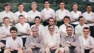 Tottenham_Hotspur_1960_61_Home_Kit