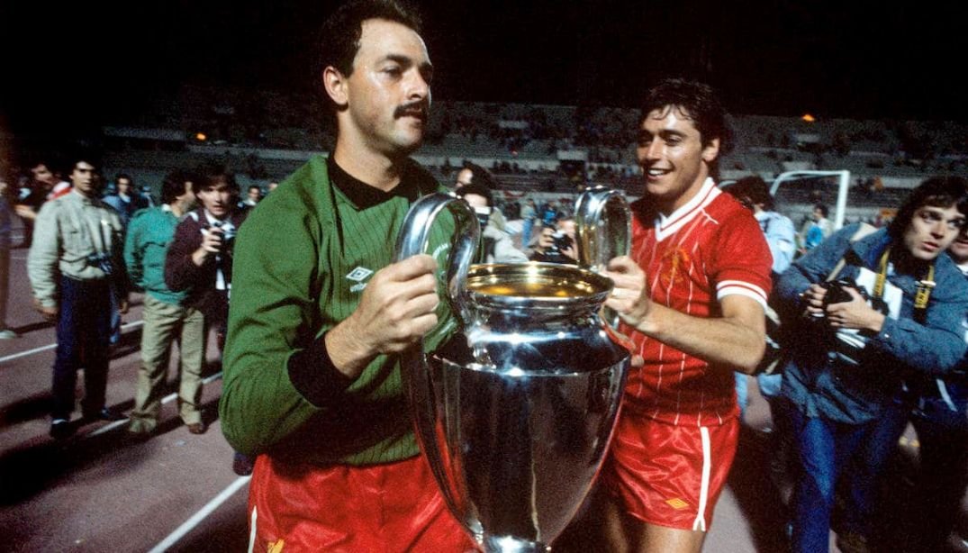Bruce_Grobbelaar_Liverpool_Acrobat
