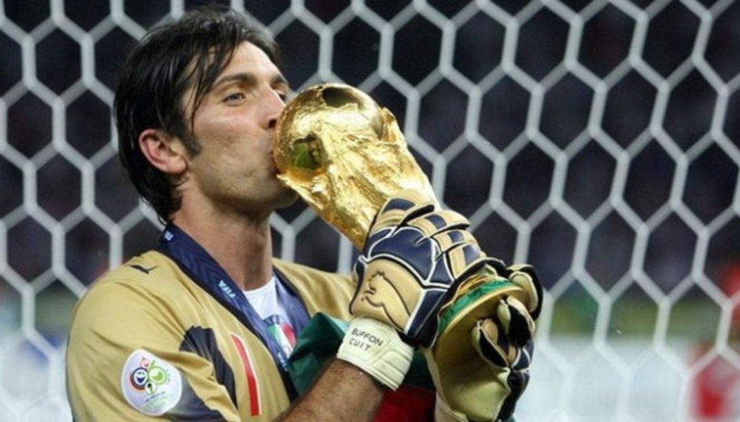 Gianluigi_Buffon_Italy_Goalkeeper_Legend