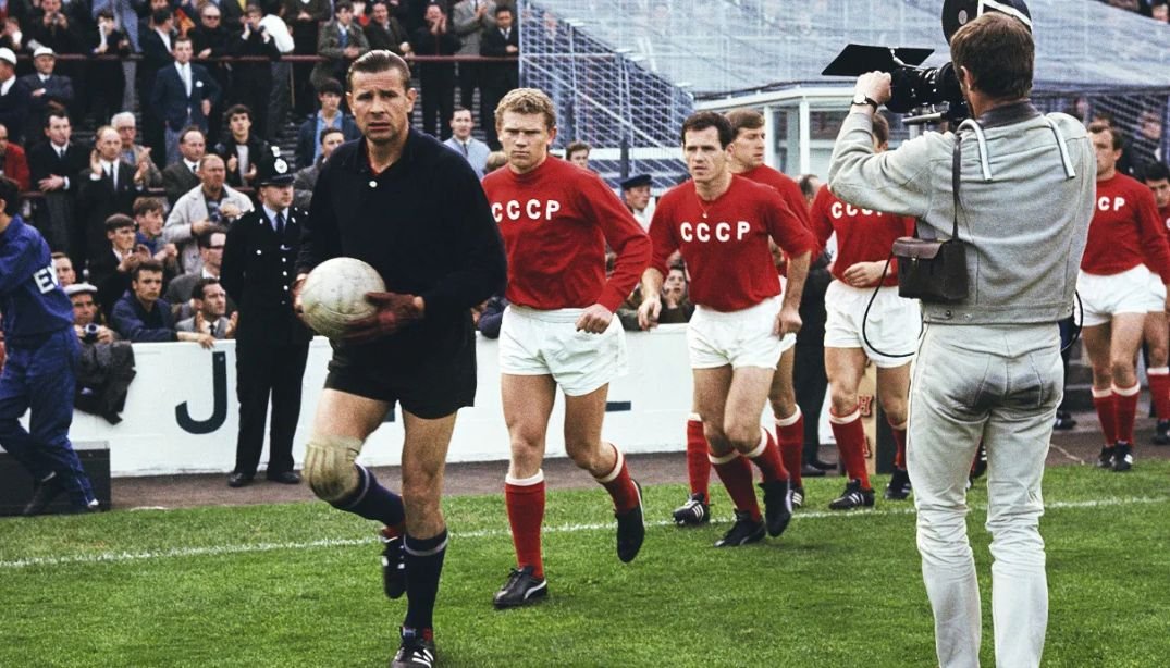 Lev_Yashin_Soviet_Union_World_Cup