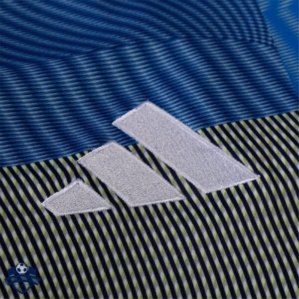 Real Madrid Pre-Match Training Top Cheap Football Shirts 2025/26 - Detail