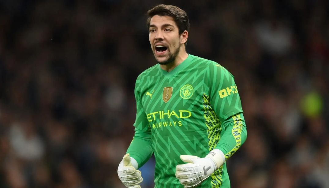 Stefan_Ortega_Man_City