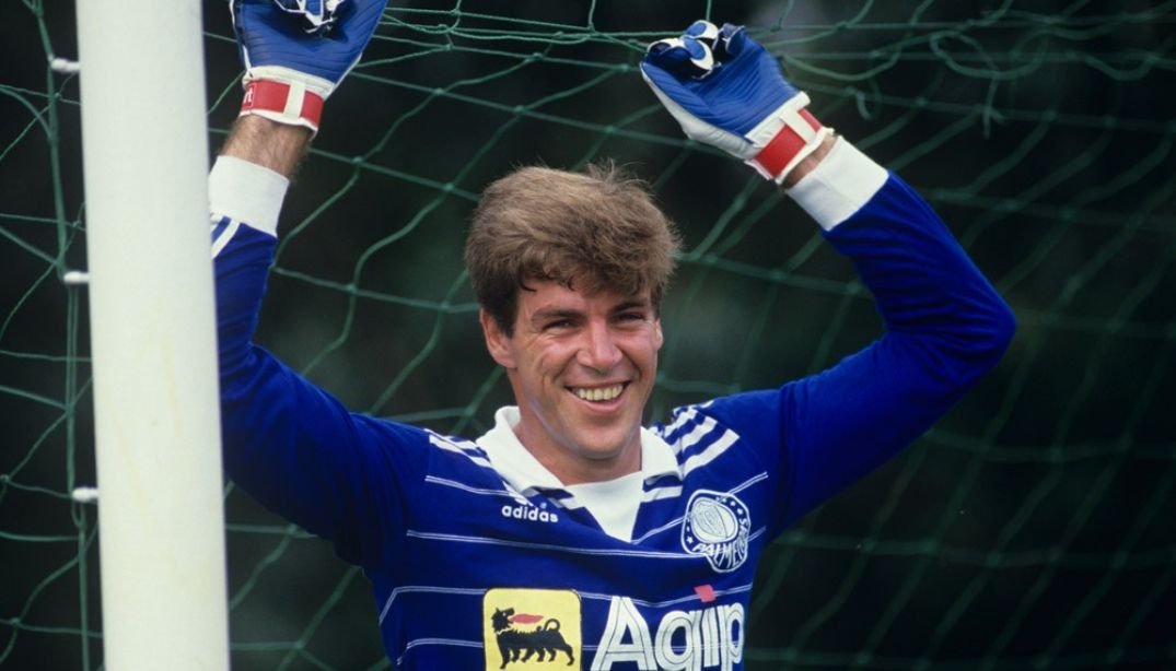 Zetti_Brazil_Goalkeeper_90s