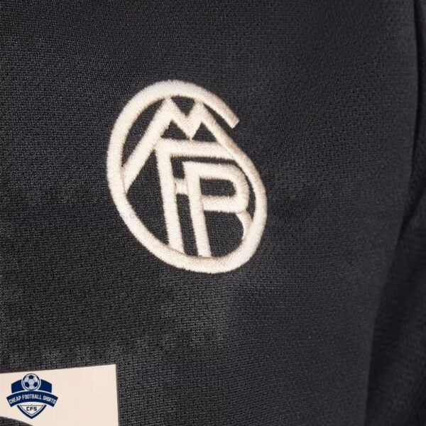 Bayern Munich CHAMPIONS LEAGUE Home Men Football Shirt 25/26 - Detail2