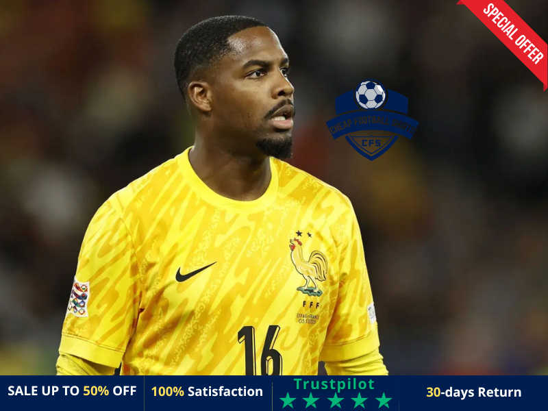 Mike Maignan – AC Milan and France